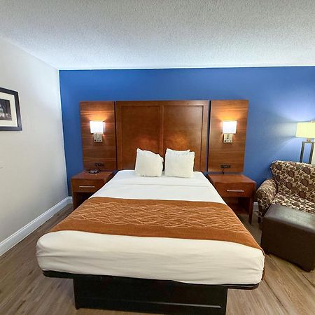 Comfort Inn & Suites St Louis-เฮเซลวูด ภายนอก รูปภาพ