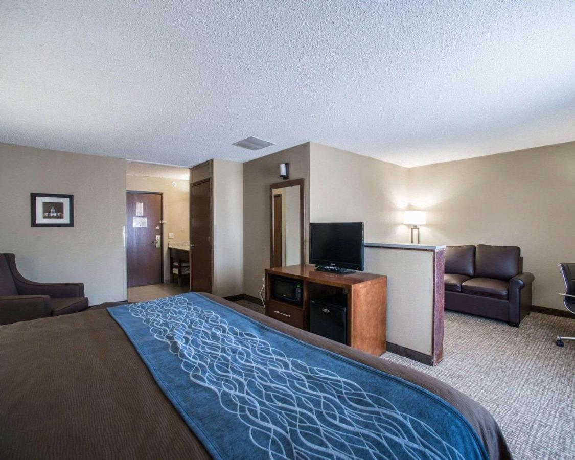 Comfort Inn & Suites St Louis-เฮเซลวูด ภายนอก รูปภาพ