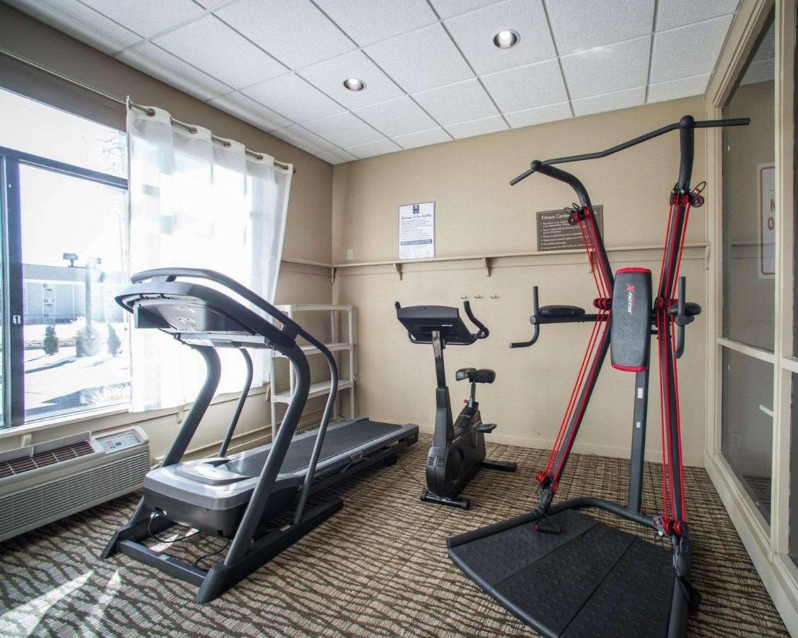 Comfort Inn & Suites St Louis-เฮเซลวูด ภายนอก รูปภาพ