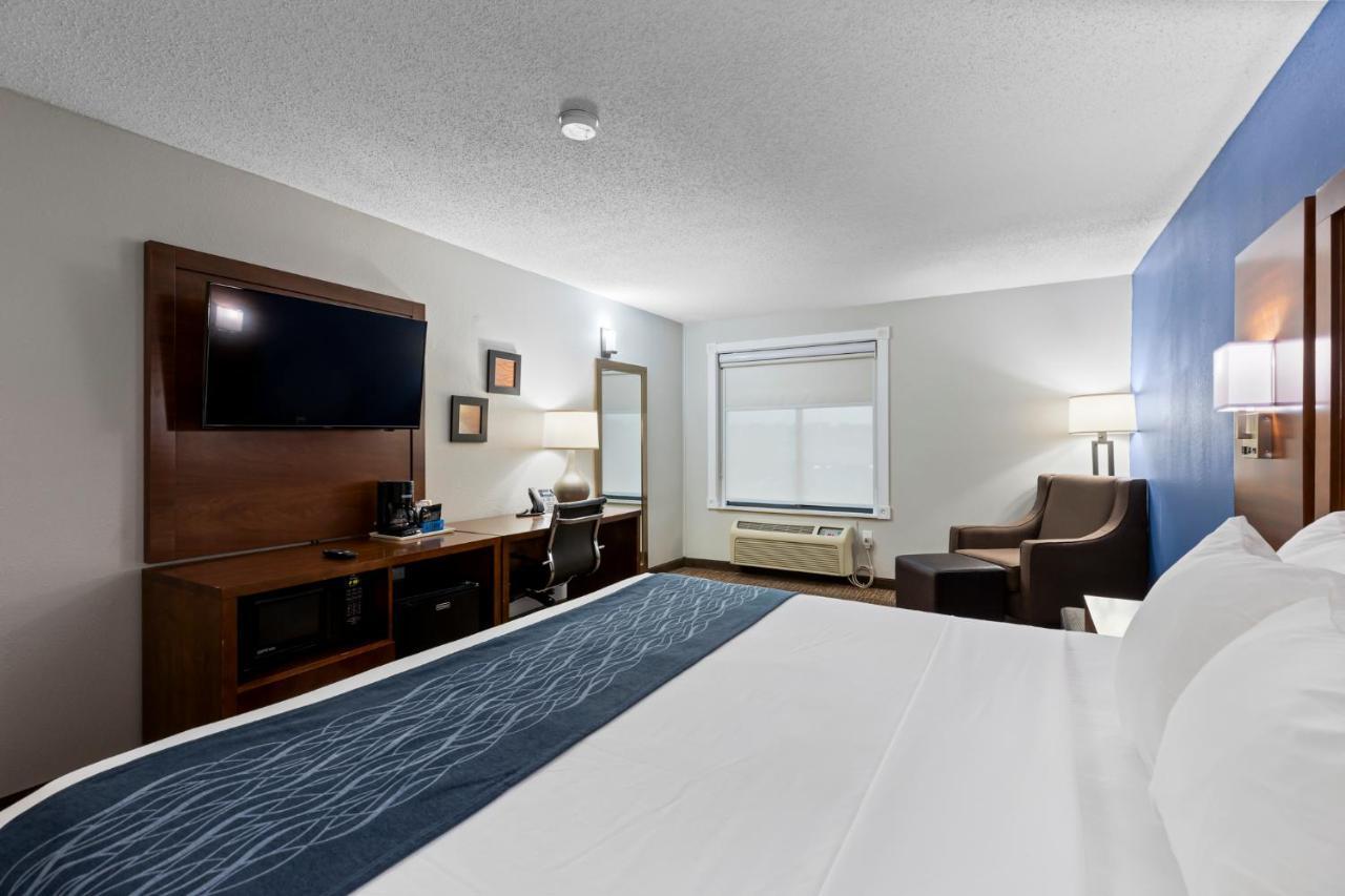 Comfort Inn & Suites St Louis-เฮเซลวูด ภายนอก รูปภาพ