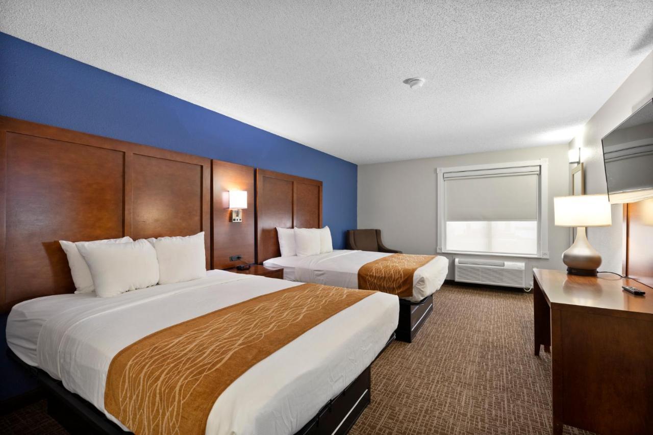 Comfort Inn & Suites St Louis-เฮเซลวูด ภายนอก รูปภาพ