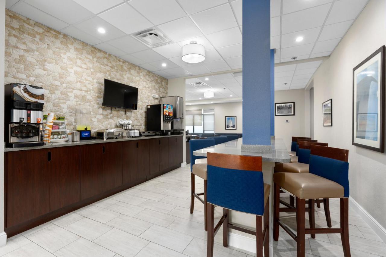 Comfort Inn & Suites St Louis-เฮเซลวูด ภายนอก รูปภาพ