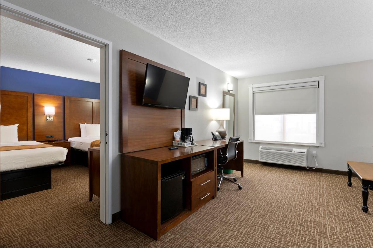Comfort Inn & Suites St Louis-เฮเซลวูด ภายนอก รูปภาพ