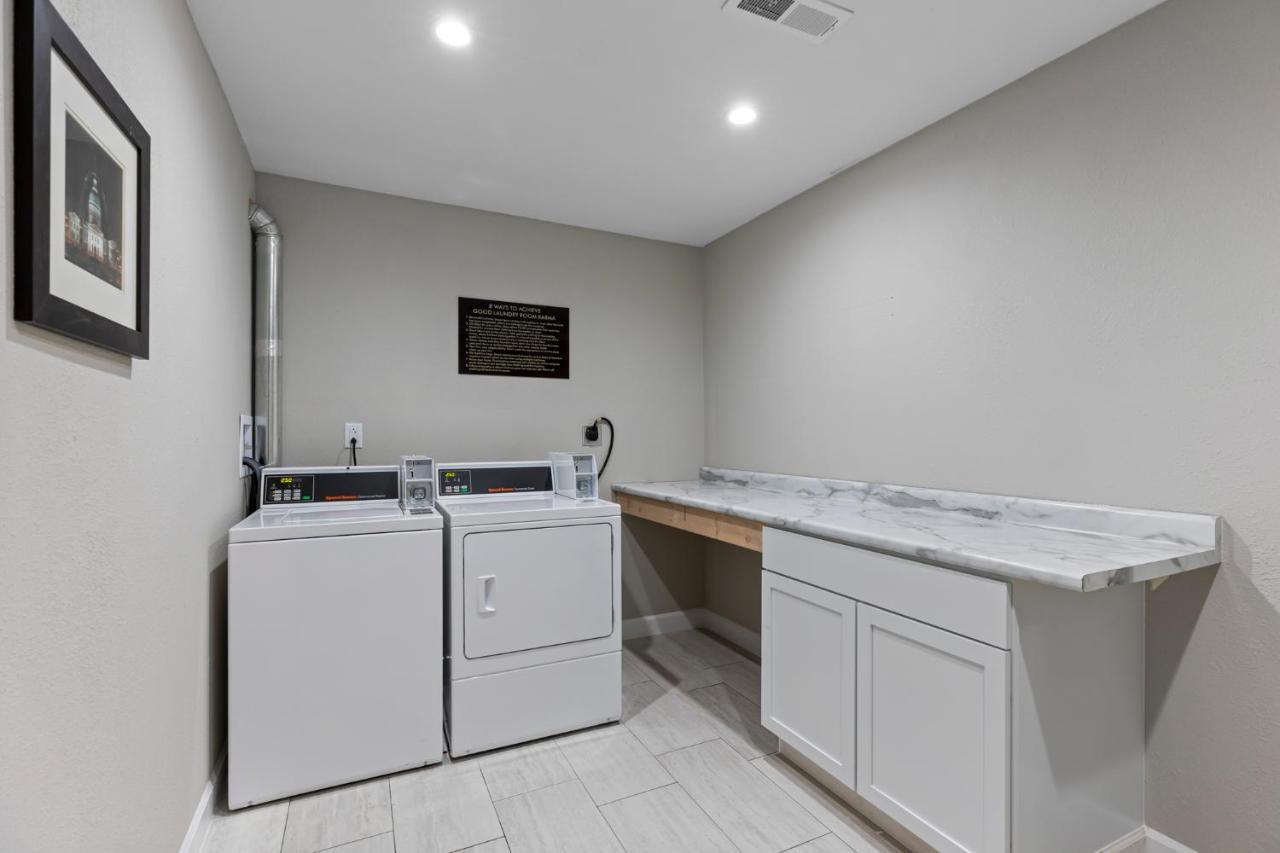 Comfort Inn & Suites St Louis-เฮเซลวูด ภายนอก รูปภาพ