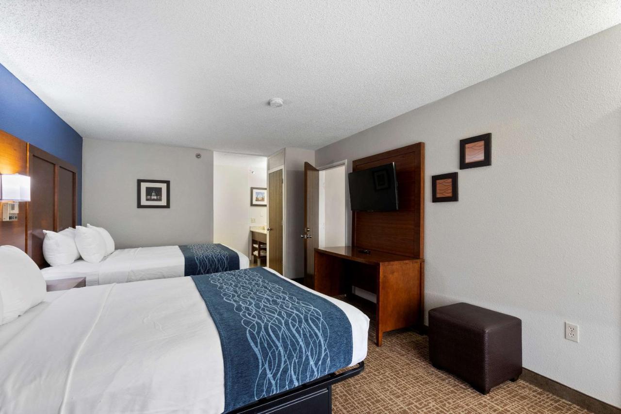 Comfort Inn & Suites St Louis-เฮเซลวูด ภายนอก รูปภาพ