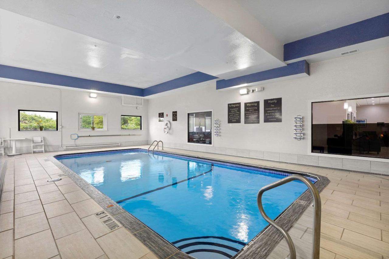 Comfort Inn & Suites St Louis-เฮเซลวูด ภายนอก รูปภาพ