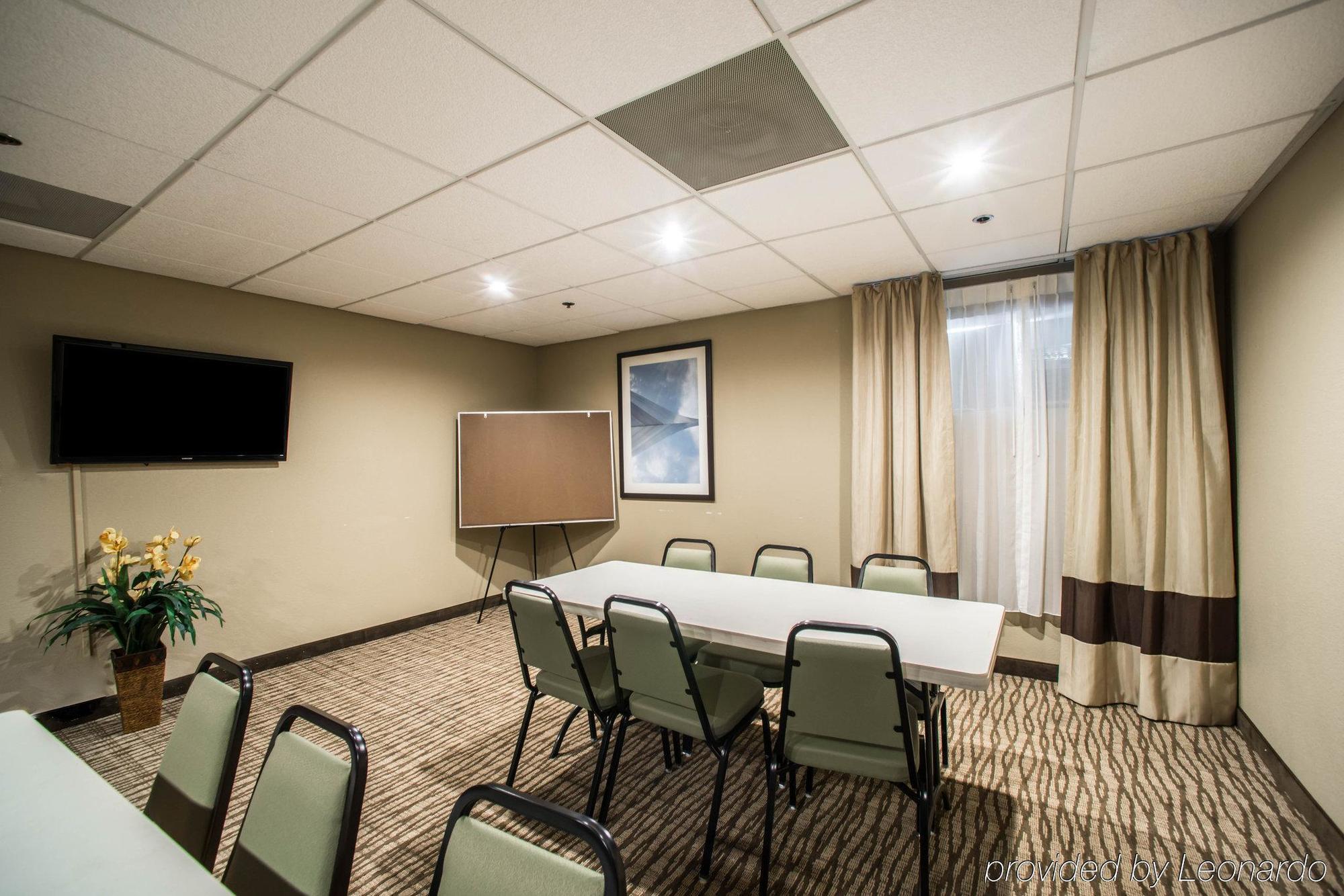 Comfort Inn & Suites St Louis-เฮเซลวูด ภายนอก รูปภาพ