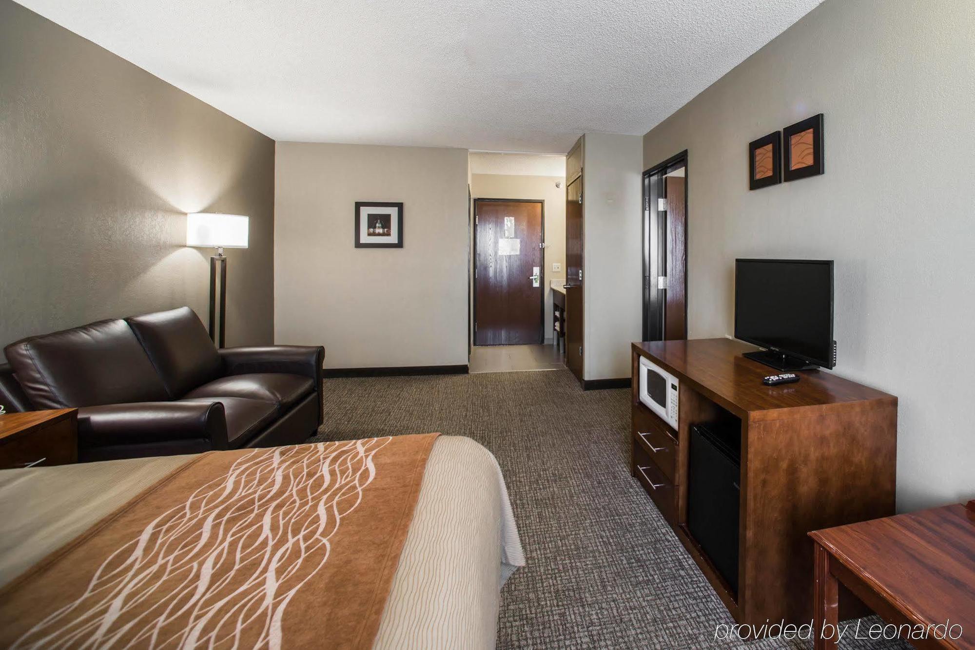 Comfort Inn & Suites St Louis-เฮเซลวูด ภายนอก รูปภาพ