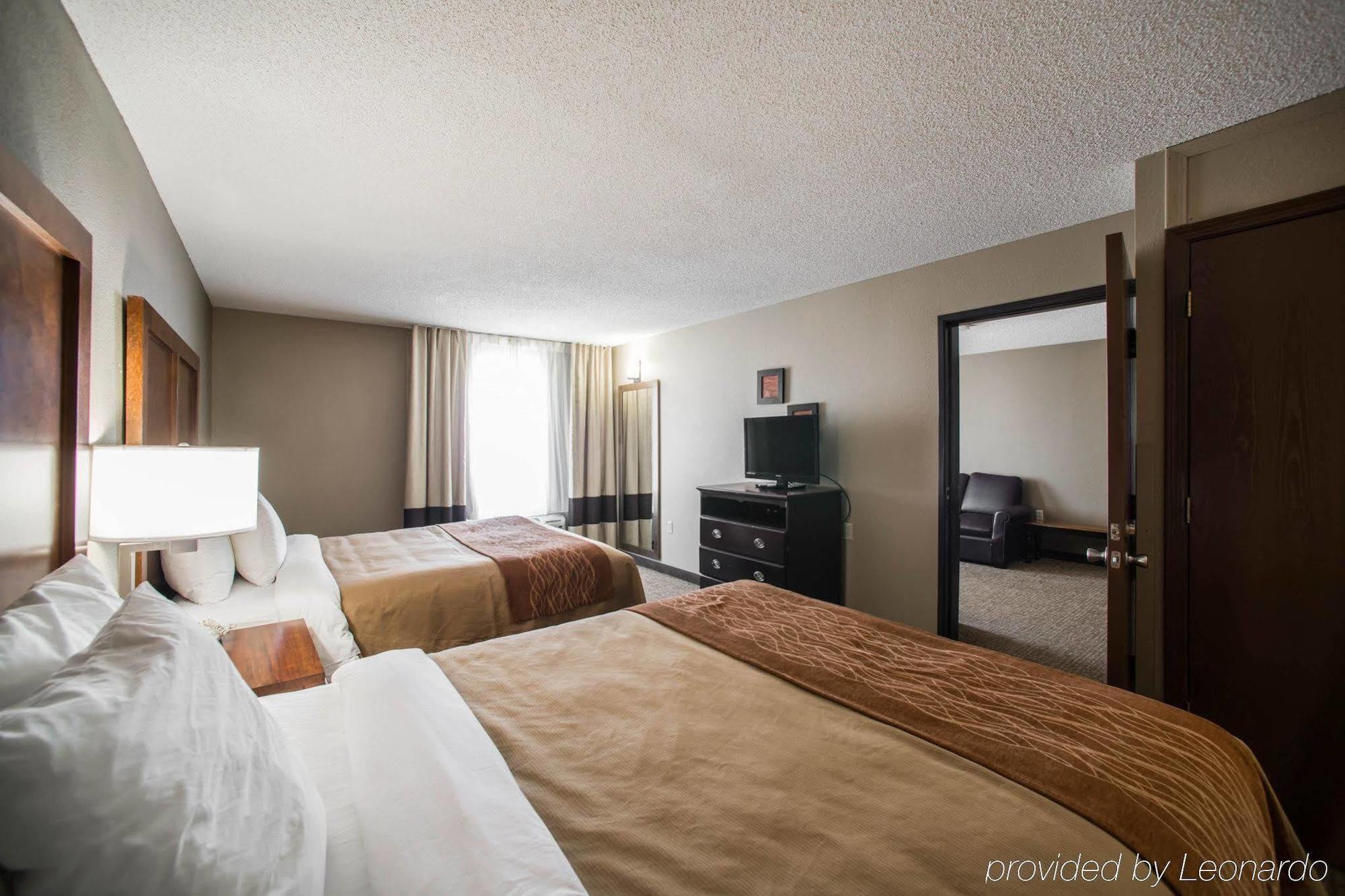 Comfort Inn & Suites St Louis-เฮเซลวูด ภายนอก รูปภาพ