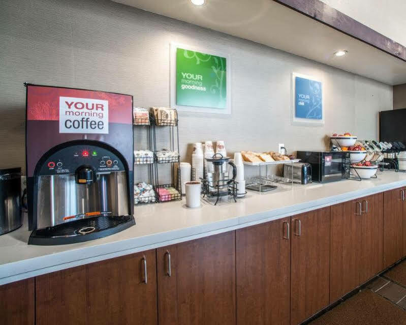 Comfort Inn & Suites St Louis-เฮเซลวูด ภายนอก รูปภาพ